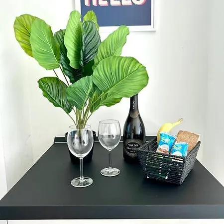 The Lakeside - Strategic Position! Apartment *