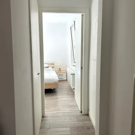 The Lakeside - Strategic Position! Лугано