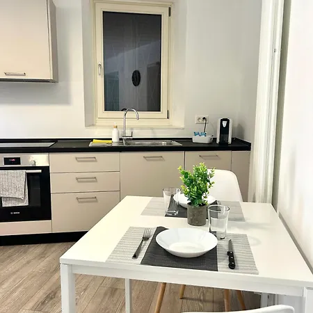 The Lakeside - Strategic Position! *