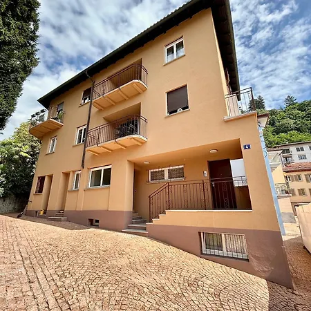 The Lakeside - Strategic Position! アパート *