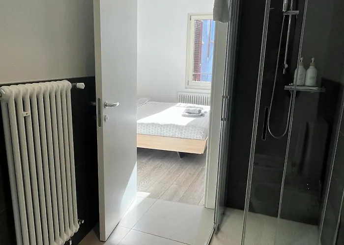 The Lakeside - Strategic Position!